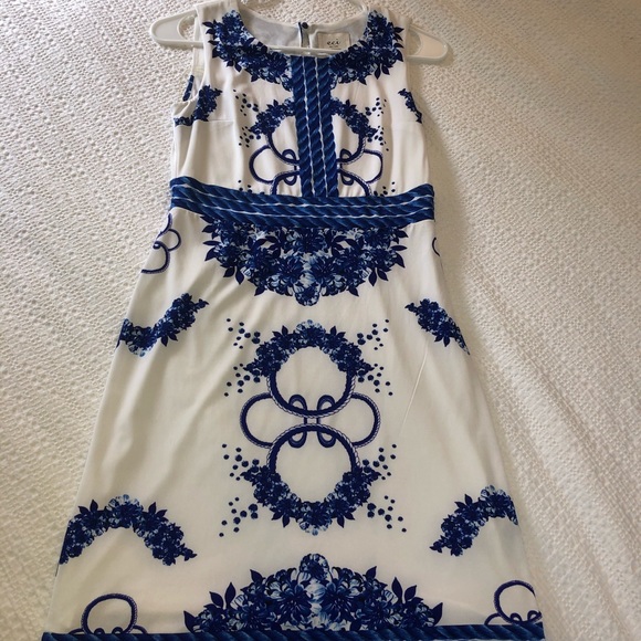 Semi fitted Dress - Picture 2 of 4